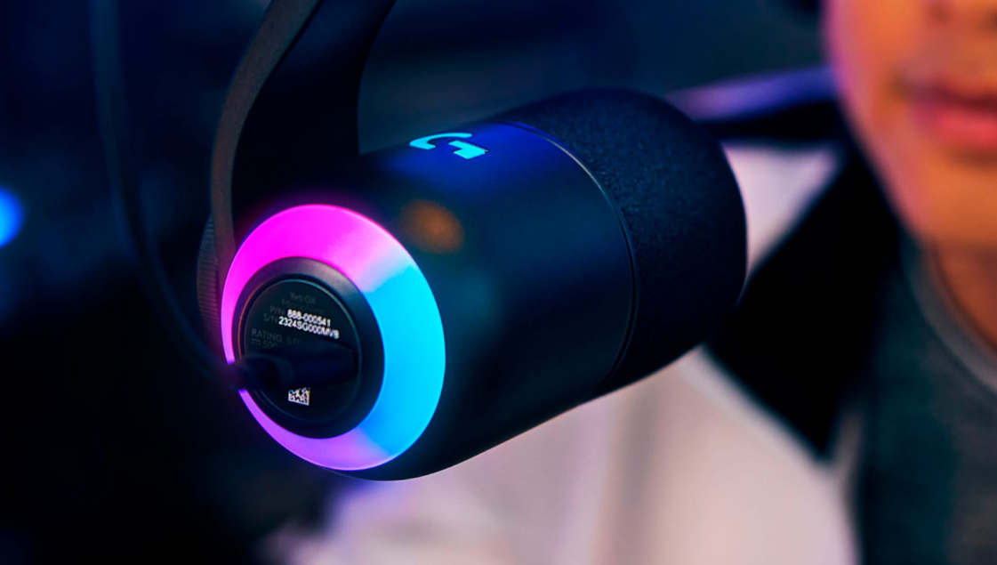 Logitech G Yeticaster GX Gaming Microphone Bundle: Premium Quality for Streamers and Gamers
