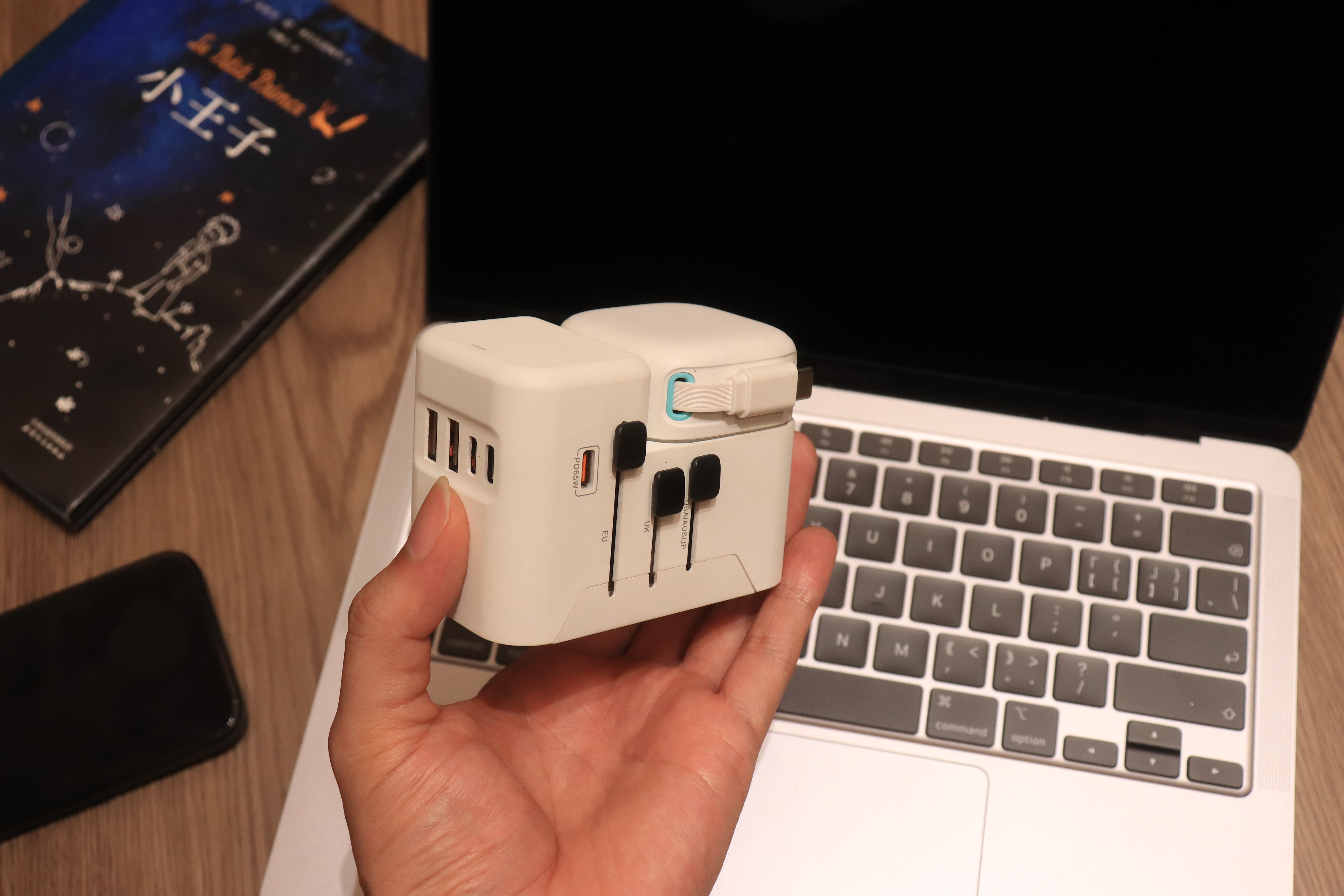 ZapZone 6-in-1 Charger: Your Ideal Travel Companion